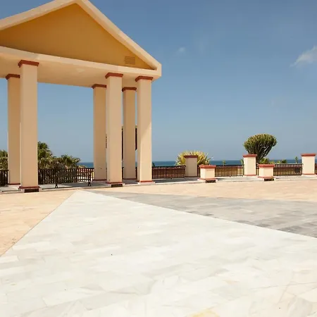 Romana Playa 555 * 马尔韦利亚